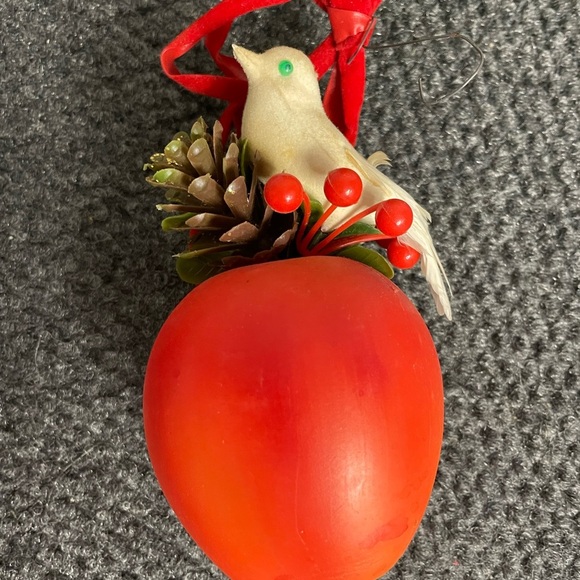 Vintage MCM Plastic Apple Bird Christmas Welcome Ornament with Box 1960s 1970s - Picture 3 of 7